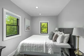 Perfect 2-Bedroom Suite in Downtown Saugatuck! (Upper Level Unit) - Image 3
