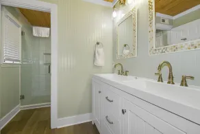 Maison de 4 chambres et 3 salles de bains sur le ruisseau avec un quai à Pawleys Island - Image 4