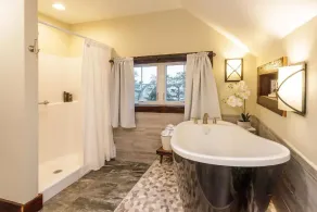 Amish Farm Retreat - Daily Pastries, Sunset Views & Cozy Private Suite - Image 4