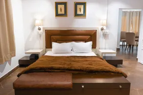 Luxury Villa 1km from Mall Road (Hampton Villa) - Image 2