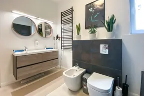 2 bedroom/2 bathroom duplex close to Opera/Andrassy bld - Image 5