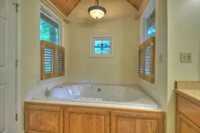 Nellie's Place- Quiet Mtn. Getaway with Scenic View, Wifi, & Community Amenities - Image 3