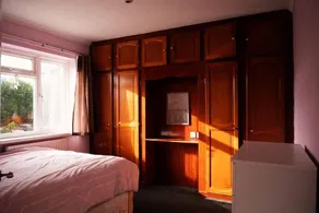 Captivating 3-bed House in Birmingham - Image 5