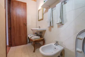 Villa 'Di Martina' with Sea View and Air Conditioning - Image 4