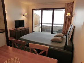 Appartamento molto carino. rinnovato 5 pers. vista sulle piste, piscina, sauna, garage - Image 4