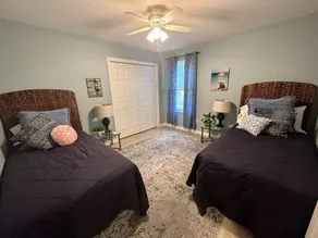 Rare find in Historic Orange Blossom 3/2 with golf cart - Image 3