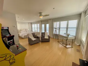Luxurious, Direct Waterfront Home with Private Beach - Image 3