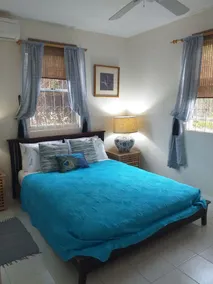 Villa privada espaçosa com piscina, no jardim muito perto da praia - Image 5