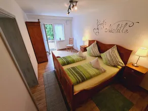 Apartment with Dog-Friendly Amenities - Image 5