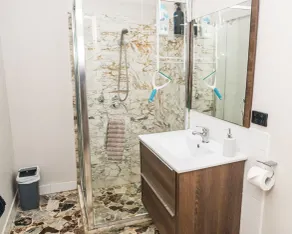 🐶🐶 PET FRIENDLY : Large 5bd,3bth,pool,public transport .🐶🐶 - Image 5