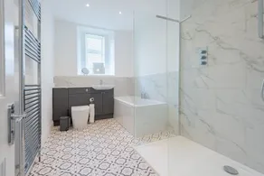 River View Apartment - Image 5