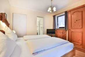 Ferienwohnung Steinberg, 1-3 Personen, 58 qm, Dusche/WC, TV, 2 separate Schlafzimmer, Geschirrspüler, Süd-West - Image 4