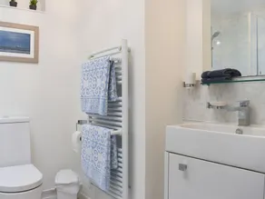 2 bedroom accommodation in Winsford - Image 2