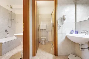 Ferienwohnung \"Casa Lucy\" mit Seeblick, Gemeinschaftspool und WLAN - Image 4
