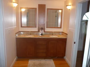 Spacious Marblehead Townhouse - Roof Deck with Panoramic Views - Image 5