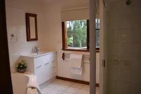 Sea Valley Cottages Apollo Bay - Image 5