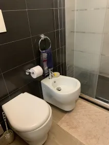 Appartamento in villa con piscina a 700m dal mare - Image 4