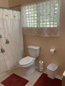 Impeccable Spacious 3 Bedroom Home Near Beach! - Image 3