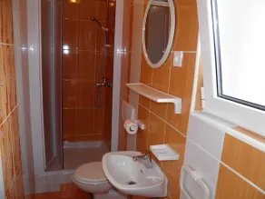 Holiday apartment in a quiet and sunny location - Image 2