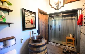 Entire Cloverdale Cabins.Hottub.Sleeps 13-16 - Image 4