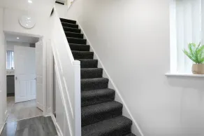 Nottingham Top Serviced Home - Image 2