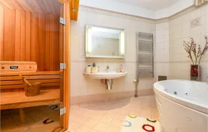 Nice Home In Novi Marof With Sauna - Image 2