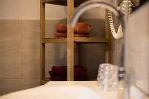 Apartamento \"Toni Marlis\" com vista para a montanha, sauna partilhada, acesso Wi-Fi e terraço - Image 4