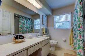 2Miles2GulfBeaches. Large Yard, Dog Friendly (Fee)  Bonus Lounge/ Kids Room  - Image 5