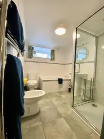 Studio autoportrait de luxe sur la péninsule de Roseland. En-suite, Parking, Wifi - Image 3
