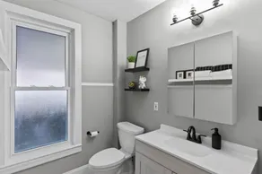 3 bedroom with laundry and parking at Windsor - Image 5
