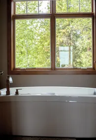 Retraite de luxe au bord de l'eau dans la forêt boréale ~ Idéal pour les groupes et les familles - Image 2