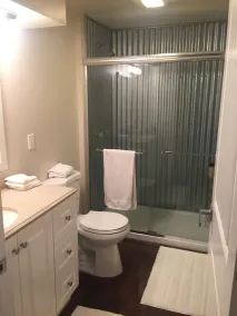 Experience Urban Elegance: Downtown 2 BDR within Walking Distance to Everything! - Image 3
