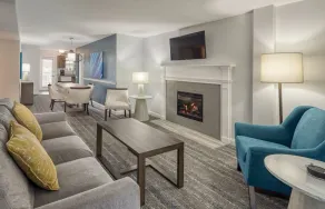 Newport Harbor front Luxury Resort, Two Bedroom with indoor/outdoor pools - Image 5