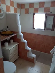 Cottage tranquille avec piscine privée, situé dans le joli jardin méditerranéen. - Image 2