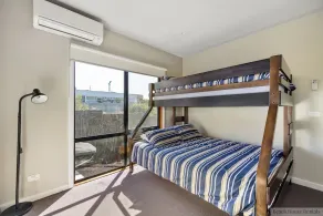 DANA DELIGHTS! SUPERB COASTAL SPA & MODERN BEACH HOUSE, BLAIRGOWRIE - Image 5