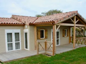 3-bedroom chalet in a quiet area with heated pool near Lake Jaunay - Image 5