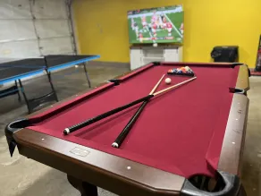 Amazing Lake View Home w Pool table Ping-Pong BBQ Deck, Watch Sunset - Image 2