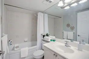 Beautiful Luxury Condo for families or 5 People - Image 3