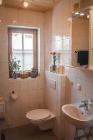 Semesterhus på 1800m, toppläge, nära skidlift, södra sluttningen, Holzhofen, WiFi - Image 4