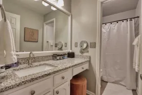 Escape to Cozy Comfort: Your Perfect Retreat in Lexington, South Carolina! - Image 3