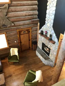 10-sovrum, 10-privat badrum Mountain Chalet - Image 2