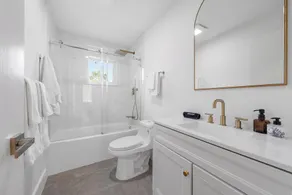 Tequesta Beach House, Heated Private Pool, Close to Beach, Sleeps 8 - Image 4