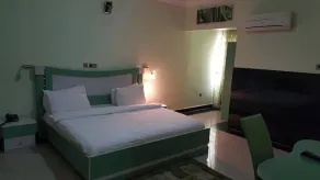 Top-Notch Suites and Apartments - Image 5