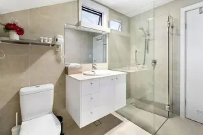 Triple Taille Loft + Private Ensuite & Breakfast - Image 2