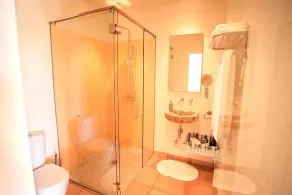 Nobile finca di nuova costruzione con classe e comfort in un paesaggio mozzafiato. - Image 4