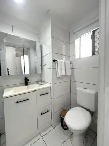 Broadwater Keys Holiday Apartments - Image 5