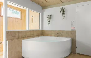Lovely home in Humble with sauna - Image 5