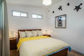 #StayinMyDistrict Modern Mid-Century Retreat - Image 5