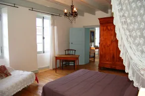 GRAND Gîte  XVIIIème 10 PERSONNES à 45 Km des PLAGES - Image 4