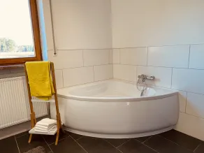 Newly renovated with south-facing balcony - large bathroom and large dining area - 65 sqm - Image 5